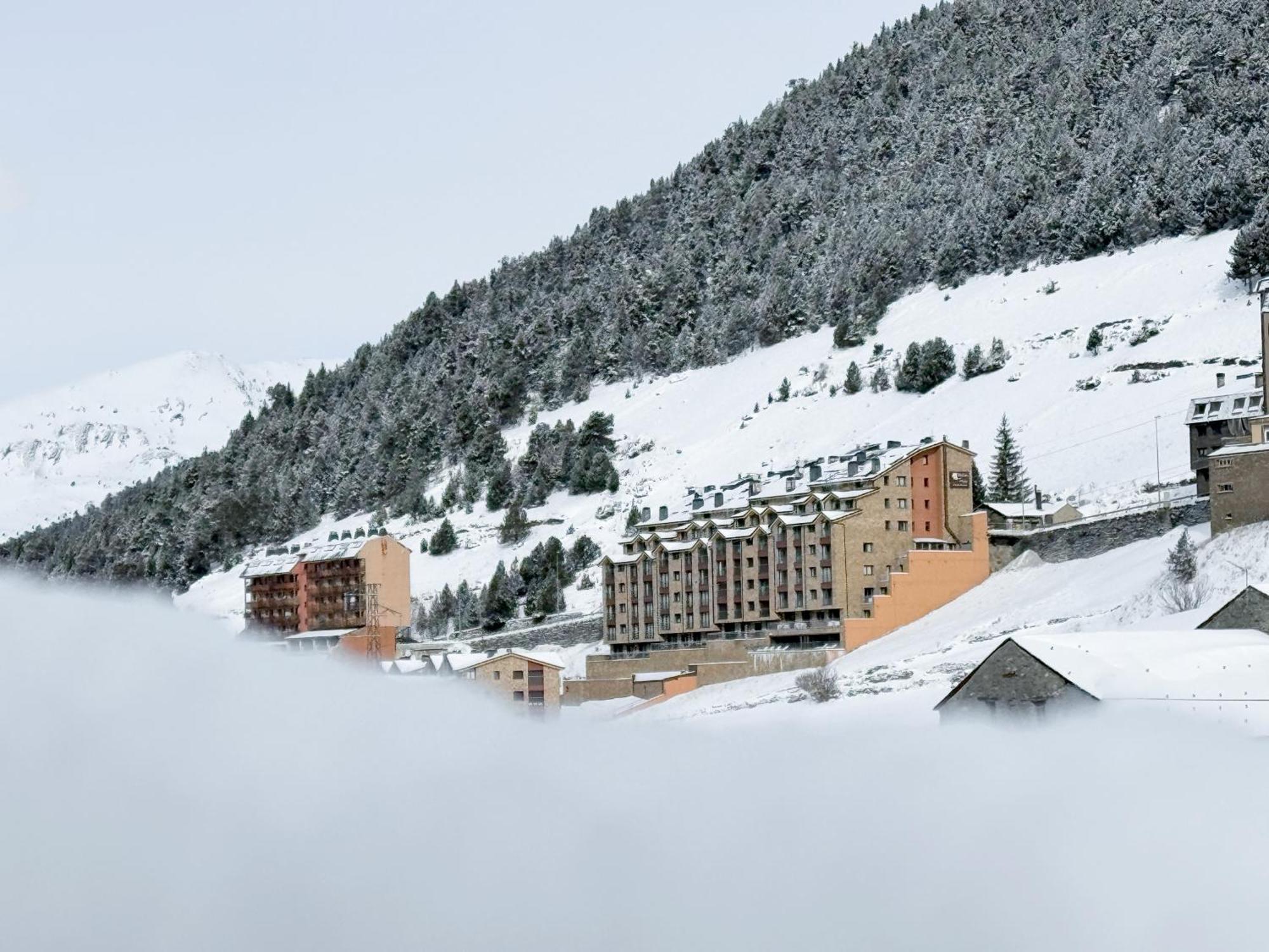 Apartaments Els Llacs Bordes d'Envalira Eksteriør bilde